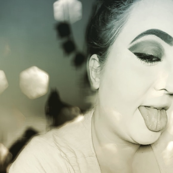 Meet your Posher, Shaniah - Picture 1 of 1